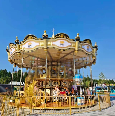 Three-Person Carousel · Ice & Snow Theme — overall equipment view