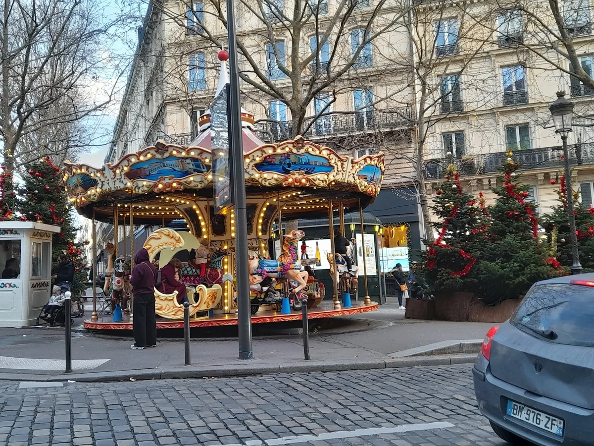 20-seat carousel in a square by JKPARKRIDES