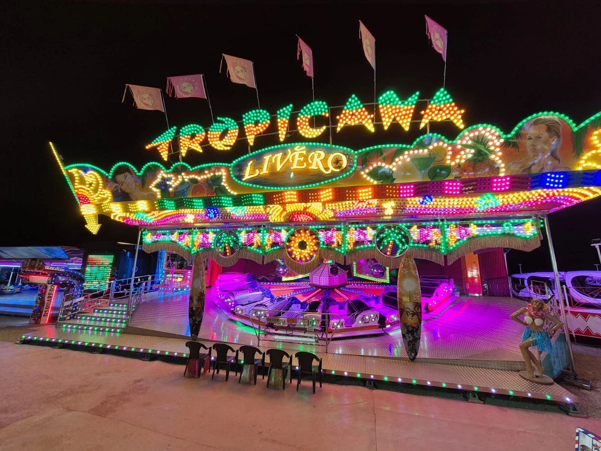 The Music Express, built and lit. by JKPARKRIDES