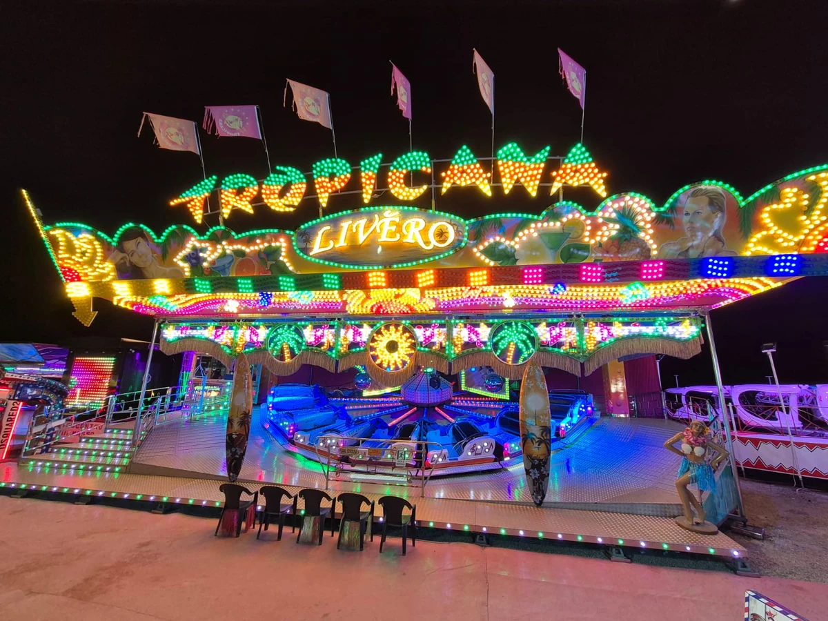 The Music Express, built and lit. by JKPARKRIDES