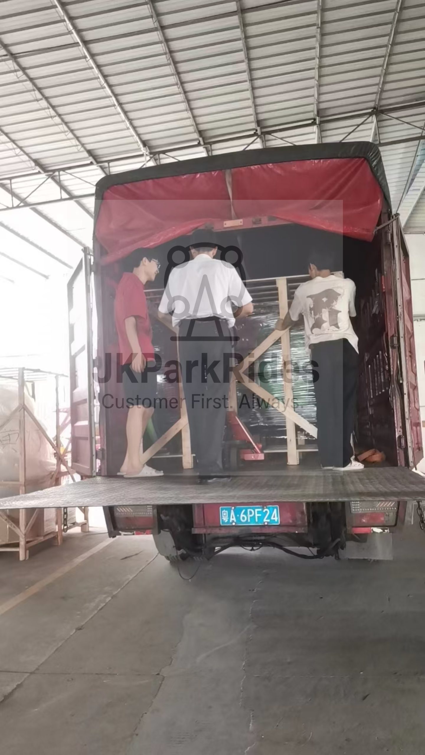 Amusement 360 Rolling Car case show